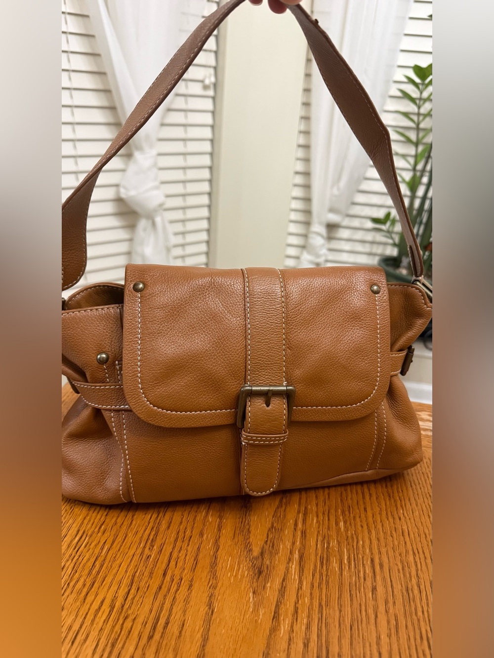 Vintage Gianni Bini Tan Leather Shoulder Bag